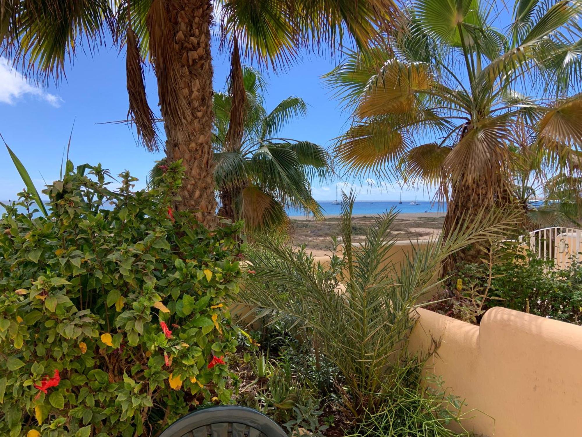 Lovely Beach Front Apartment In Santa Maria Exterior photo
